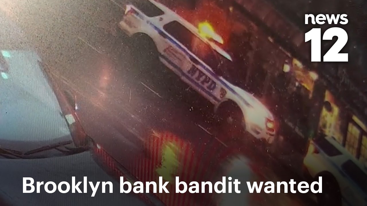 Вооруженный грабитель украл 7000 долларов из бруклинского банка.