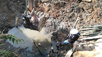 Thi công ép cọc tre gia cố nền móng yếu