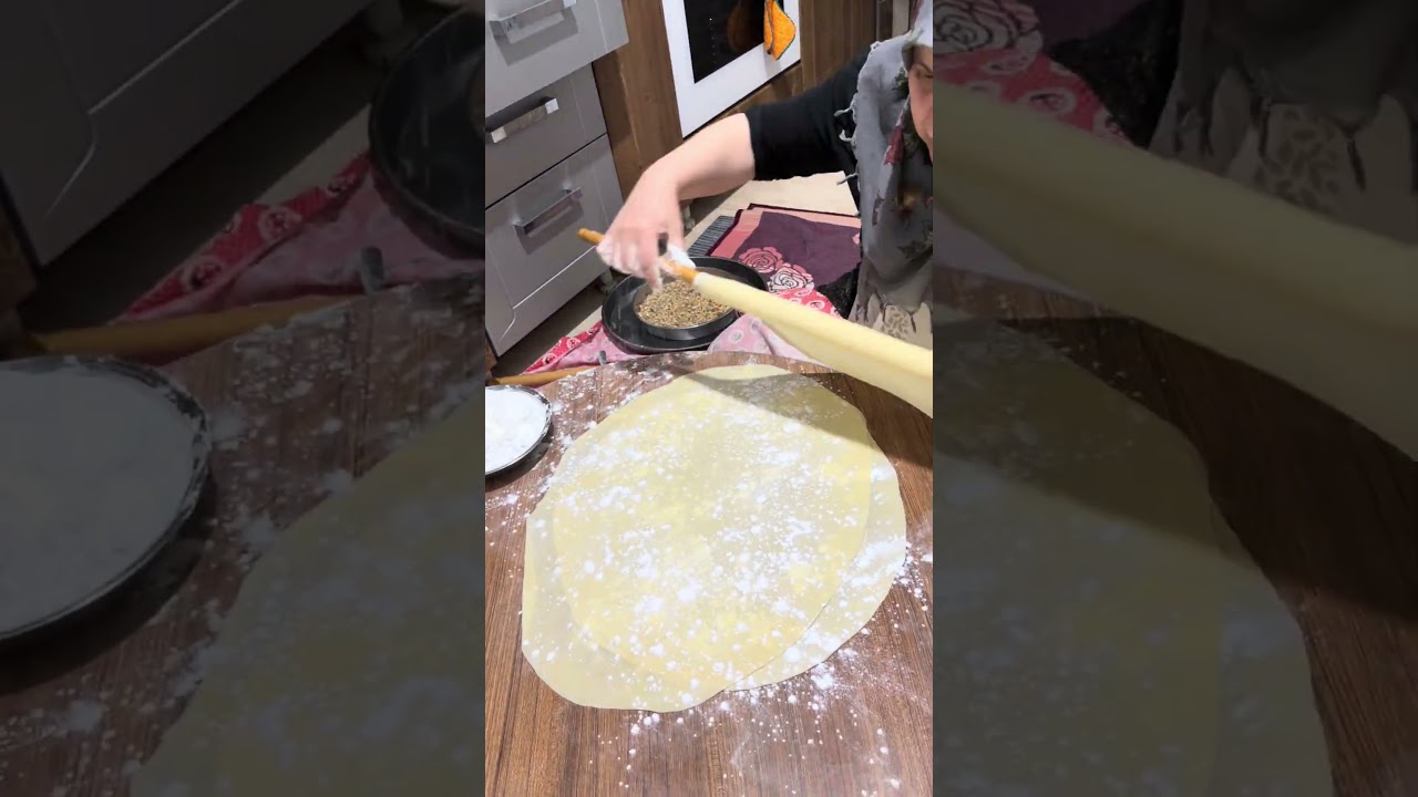 Nurdan hanım cevizli baklava yapıyor. #pratiktarifler #tarif #yemektarifleri Nurdan hanım cevizli baklava yapıyor. #pratiktarifler #tarif #yemektarifleri