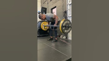 Trap bar pendlay row