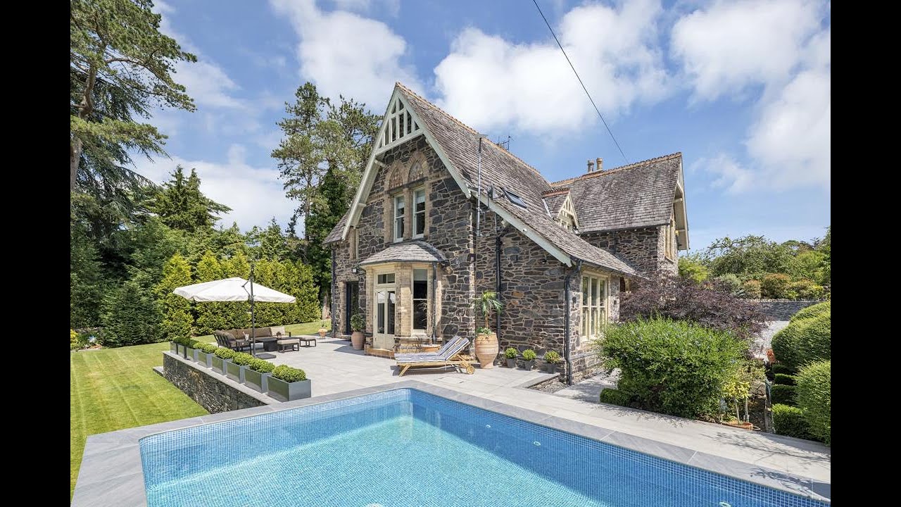 Step into a piece of history with Maplehurst🌳