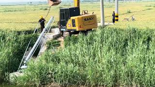 Installation of floating submersible intelligent pumping station