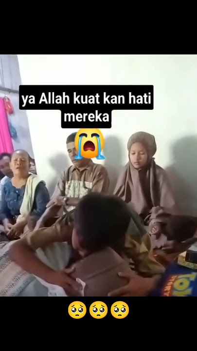Anak ini memanggil ibunya yg sudah meninggal dunia 😭#sad #ibu #wanita #shorts