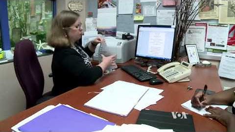 Teens Help Seniors Bridge High-Tech Generational Gap