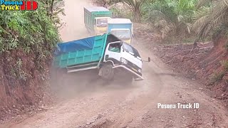 Download Lagu Momen Mengerikan ‼️ Truk Raksasa MATI MESIN di Tanjakan, MUNDUR KENCANG \u0026 TERBALIK MENGERIKAN MP3 Download Lagu Momen Mengerikan ‼️ Truk Raksasa MATI MESIN di Tanjakan, MUNDUR KENCANG \u0026 TERBALIK MENGERIKAN MP3