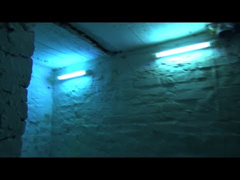 Бактерицидные ультрафиолетовые лампы в подвале