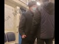 В Московском метро пенсионер силой «уговаривал» других пассажиров подземки надеть маски
