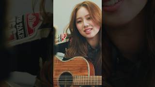 #ふみの のサプライズ路上ライブに密着! #voguejapan