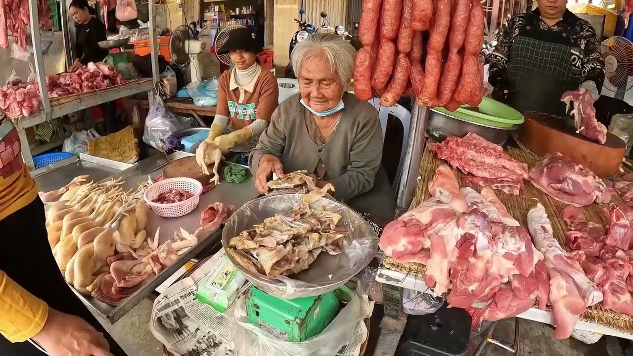 A Wonderful Fresh Market Combines of Phnom Penh, Cambodia - Cheap Breakfast, Snacks, Vegetables 