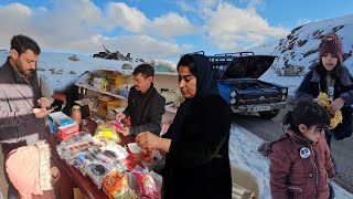 Download Lagu A Cold Day, Warm Hearts ❄️❤️ | Family Snow Fun MP3