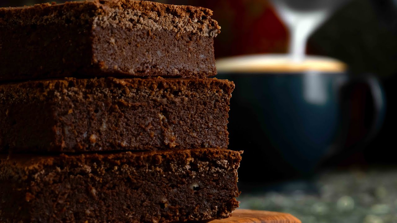 Moist 'n fudgy Brownies, 91 calories/10 grams protein ASMRish YouTube