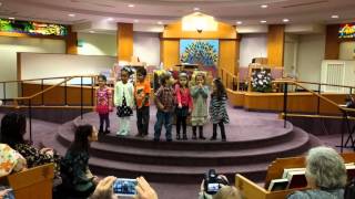 Kaylee singing at her Thanksgiving Program (2015)