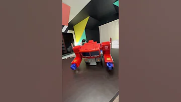 Transforming Robot Toy 