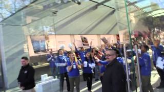 NEW APPLE STORE IN PALO ALTO FIRST IN LINE