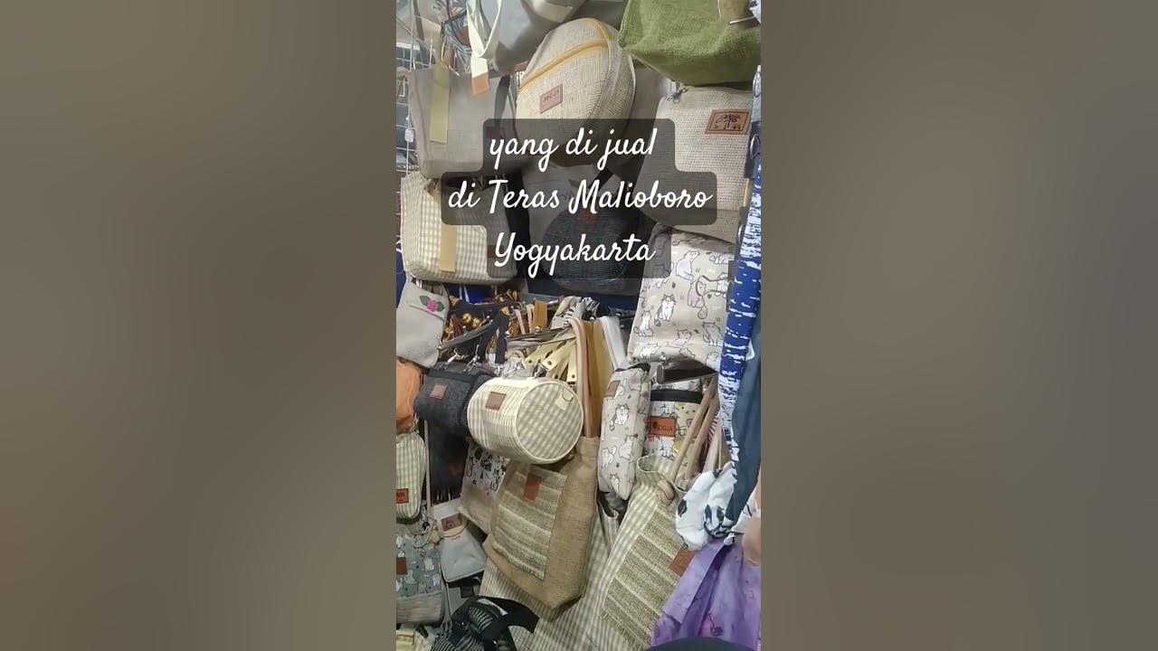 jualan di teras Malioboro Yogyakarta #jualan #dagang #malioboro #yogyakarta