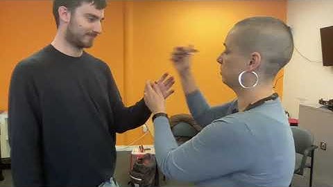 How to teach vibrato part 2, 22 11 22, from Kate Conway at Suzuki Hub.