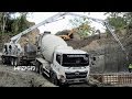 Cool!! Ready Mix Concrete Pump Truck Working On Steep Site