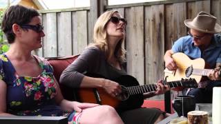 Oh Susanna - "Mozart For The Cat" featuring Whitehorse chords
