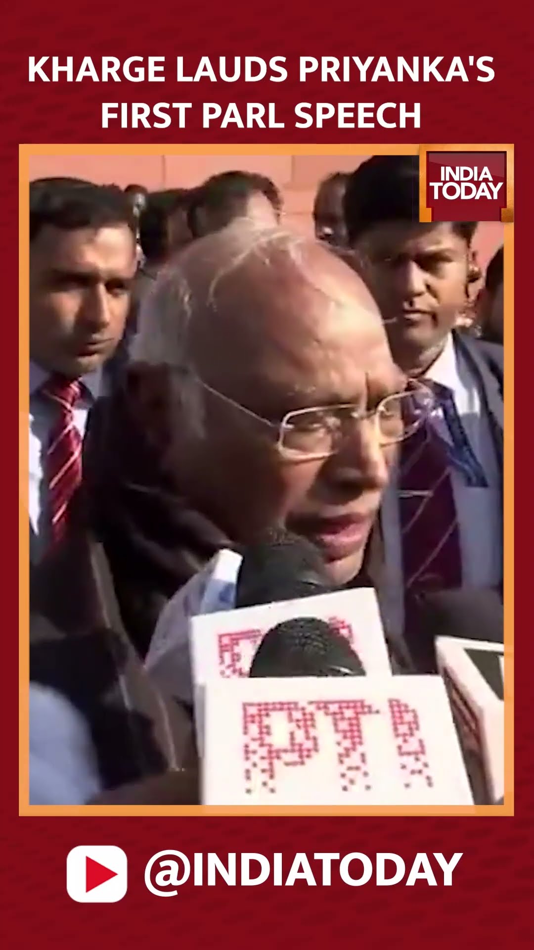 AICC President Mallikarjun Kharge Praises MP Priyanka Gandhi's First Parliament Speech #shorts