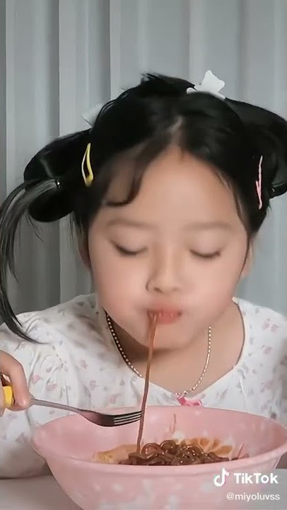 si gadis stiker 🥰 baby Kwon Yuli