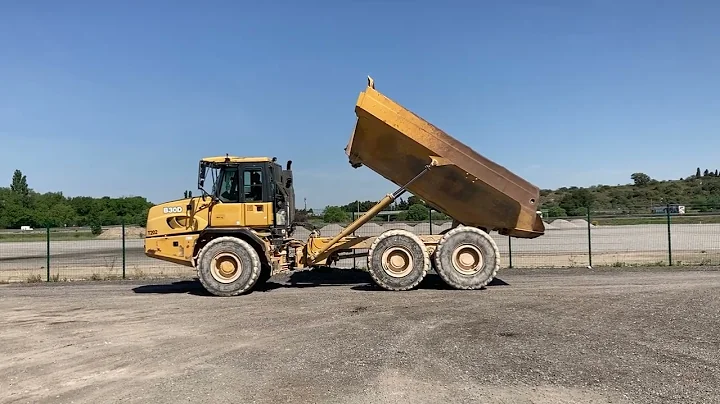 Bell B30D 6x6 Articulated Dump Truck I St Aubin, France Auction - 10 & 11 May