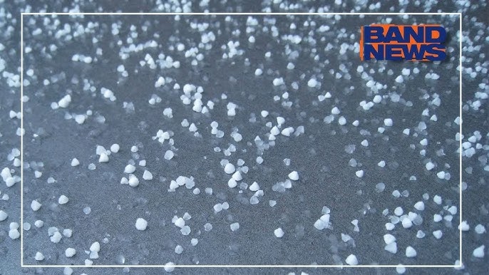 Vídeo - Restaurante fica totalmente destruído após chuva de granizo em  Araras, SP - Pedras 'cobriram' asfalto e assustaram moradores. Na zona  rural, galpão cedeu.