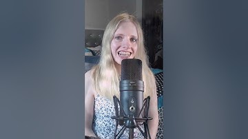 Honest Review of the Singing / Straw