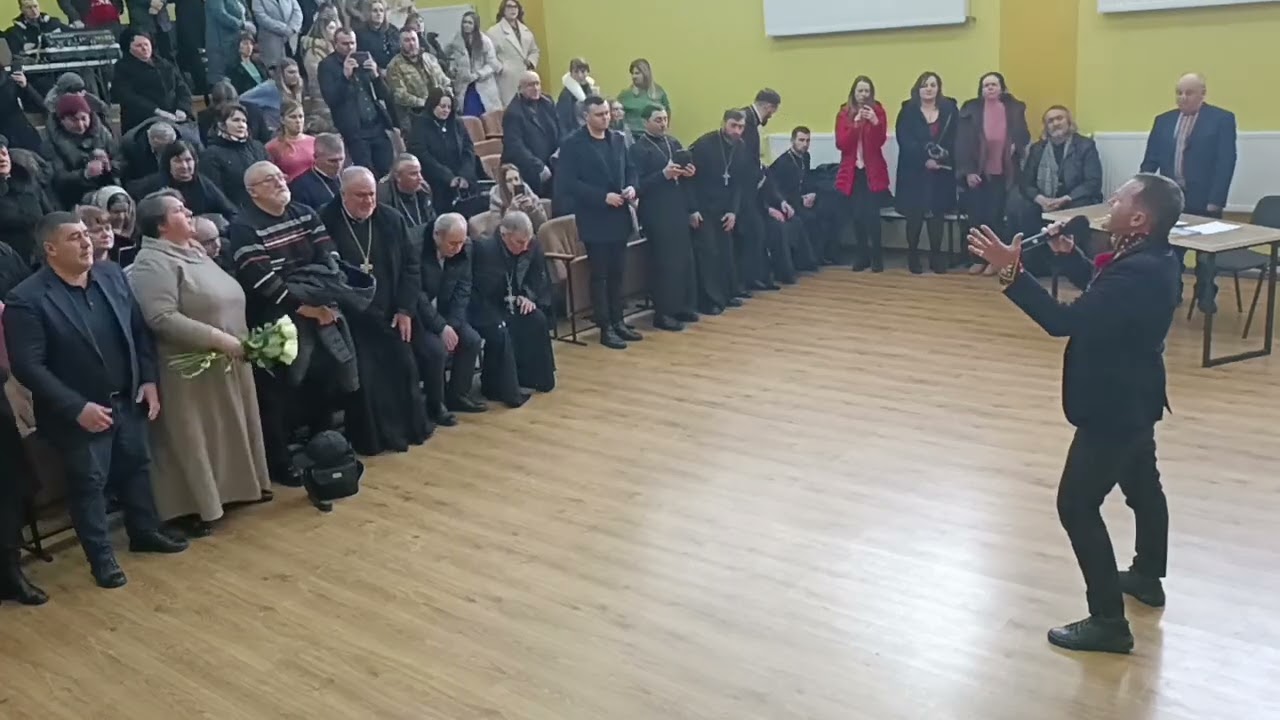 Роман Тафійчук ДОЗВОЛЬ СХИЛИТИ НЕБО ДО КАРПАТ / автор Л.Пророчук