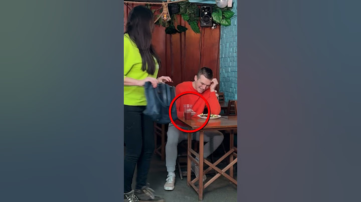 Rude Guy Kicks Waiter"s Leg on Purpose, But Gets a Taste of His Own Medicine!