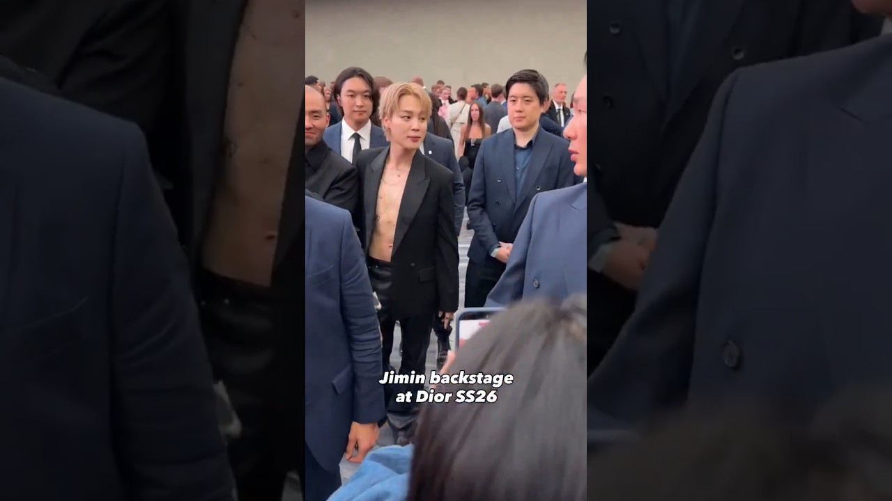 YouTube에서 Jimin Backstage AT Dior SS26 😌 보기 YouTube에서 Jimin Backstage AT Dior SS26 😌 보기