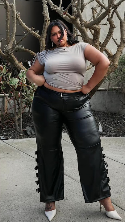 Curvy Alexus ~ Large Size Big Beautiful Woman ~ Quick Facts #shorts