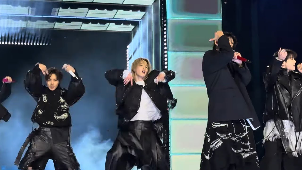방탄소년단(BTS) ARIRANG LIVE CONCERT FANCAMS - YouTube