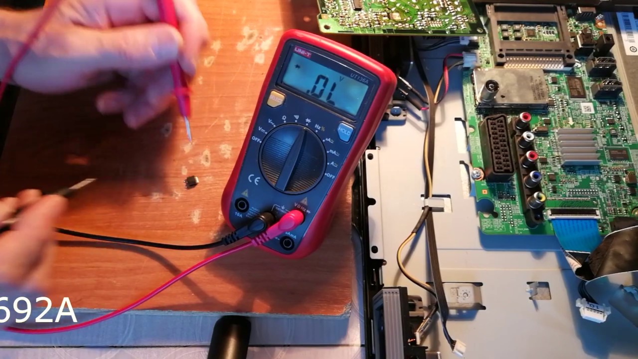 Samsung UE22H5000AK не включается - YouTube