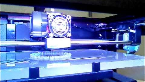 MakerBot Replicator 2 first print - "Stretchy Bracelet" by emmett