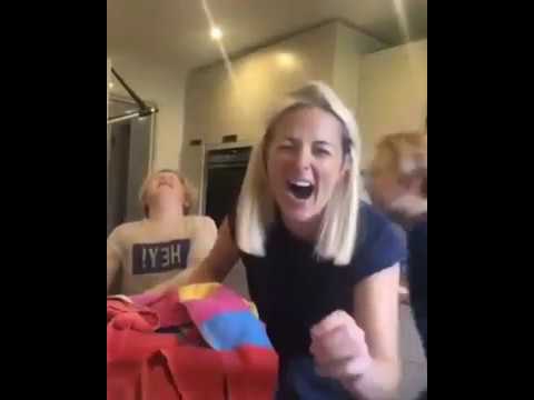 MOM CUTS OFF HER FINGER PRANK