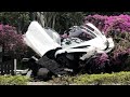 McLaren 720S crashes in Singapore