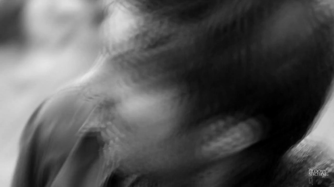 qebrus - Rainy Monday (Official Video)