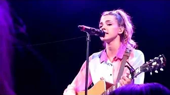 Katelyn Tarver-- "Love alone" concierto Katelyn Tarver-- "Love alone" concierto