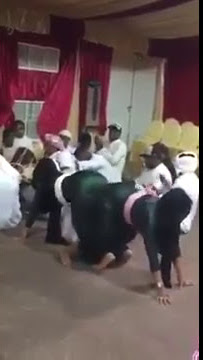 Wanita Muslim menari