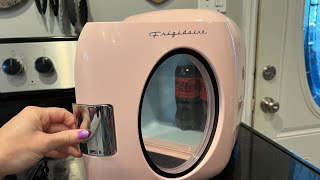 Frigidaire EFMIS462-PINK 12 Can Retro Mini Portable Personal Cooler for Home Fridge REVIEW