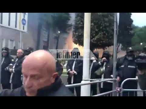 Αλβανία: Διαδηλώσεις κατά του Ράμα 3 iefimerida