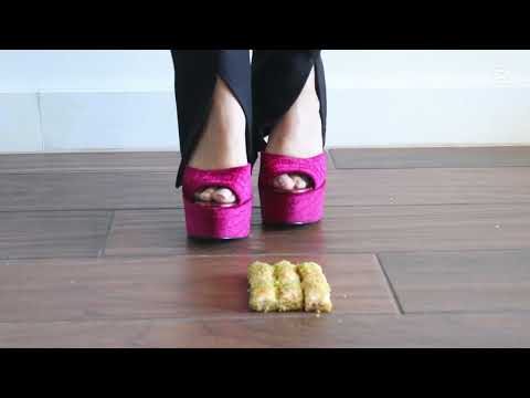 "Satisfying ASMR | Crunching Sounds with Feet & Soft Dessert along side with my cat"