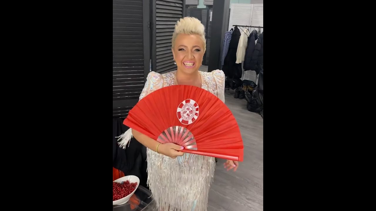 Теона Контридзе: "Умоляю, звук веера!" - YouTube