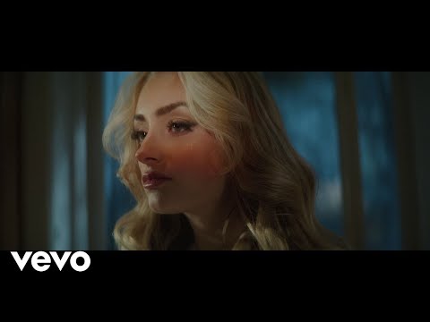 Sophie Morelli - Shreds of Love (Official Video)