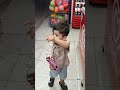 زينو عم يبكي لاني طبت الآيس كريم ع الأرض احمد وزين