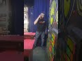 يا اللي بتسال بتامن انا عامل ايه لا عايزك تطمن اخوك لسه على رجليه
