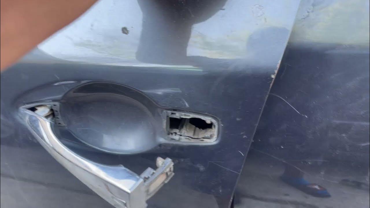 13 nissan altima How to replace the outside door handle.Cómo quitar la