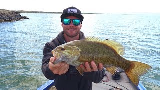 HOW TO BOTTOM FISH FOR BASS | PRE-SPAWN screenshot 3