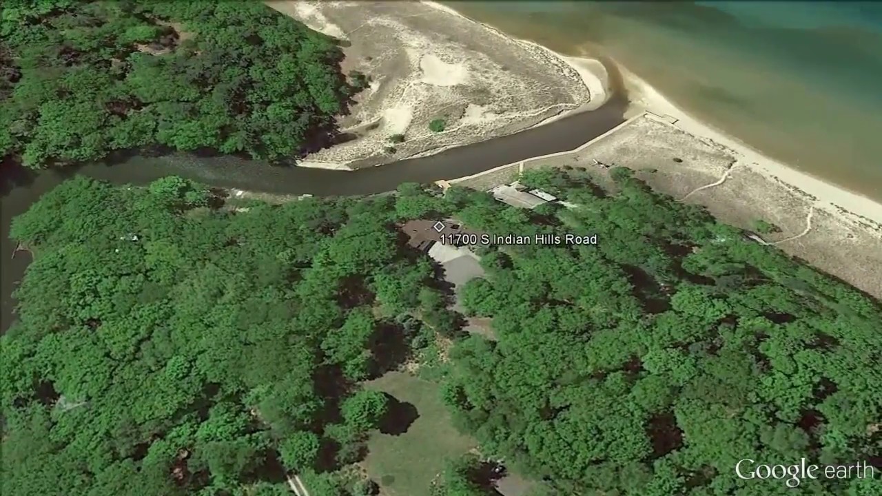 11700 S Indian Hills Road | Montague, MI | 5 Beds | 4 Baths | .9 Acres | Private Waterfront