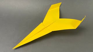 Come realizzare un aeroplano di carta da caccia
